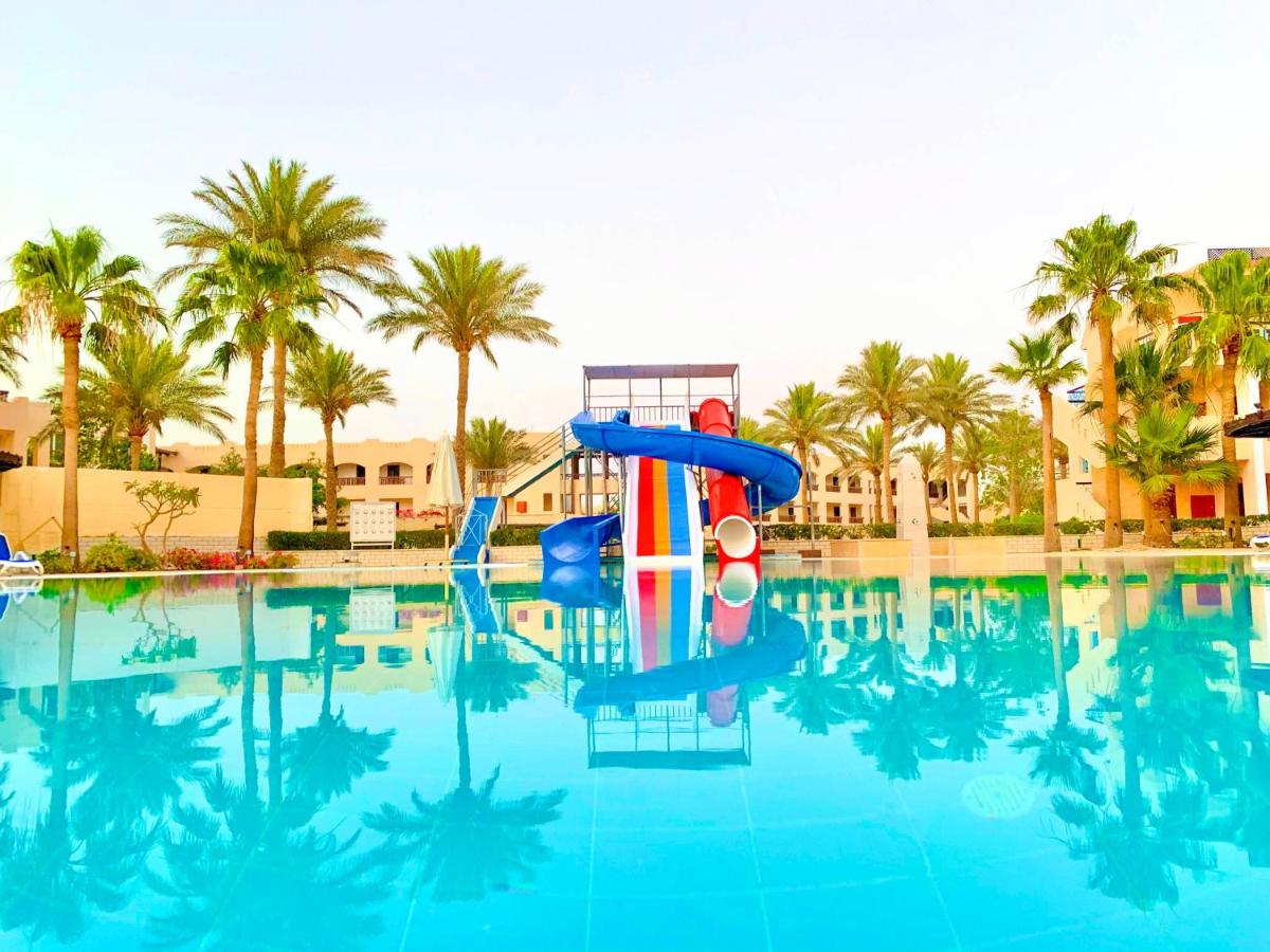 Ivy Cyrene Island Resort photo