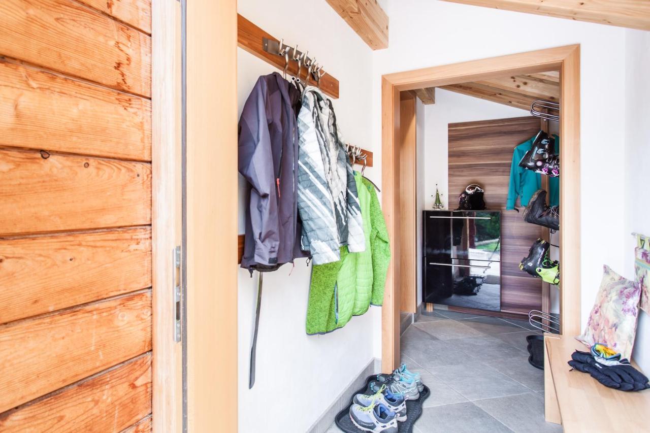 Chalet Hinter Dem Rot Stei photo