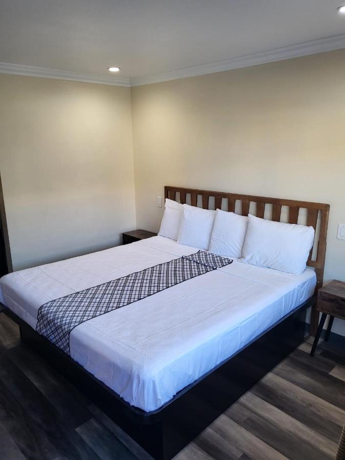 Budget Inn — photo 7