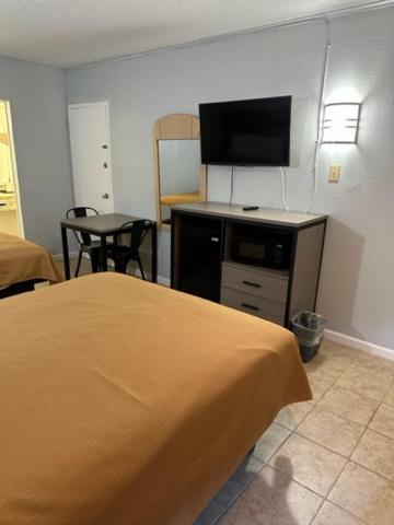 Executive Inn — photo 16
