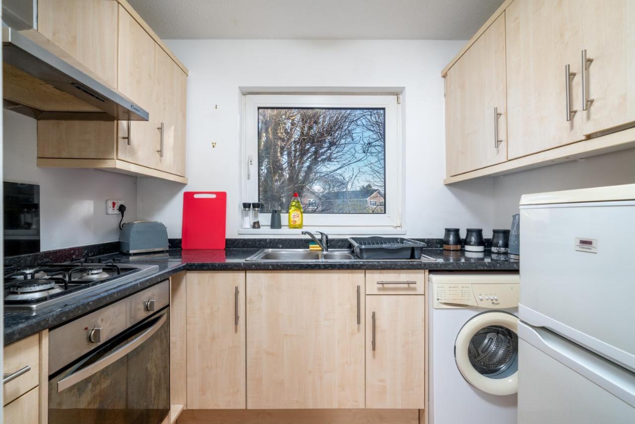 Spacious Pet-Friendly Apartment in Crawley by Sublime Stays photo