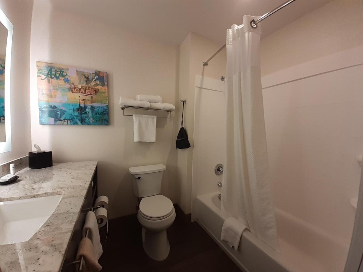Simple Suites Boise Airport — photo 12
