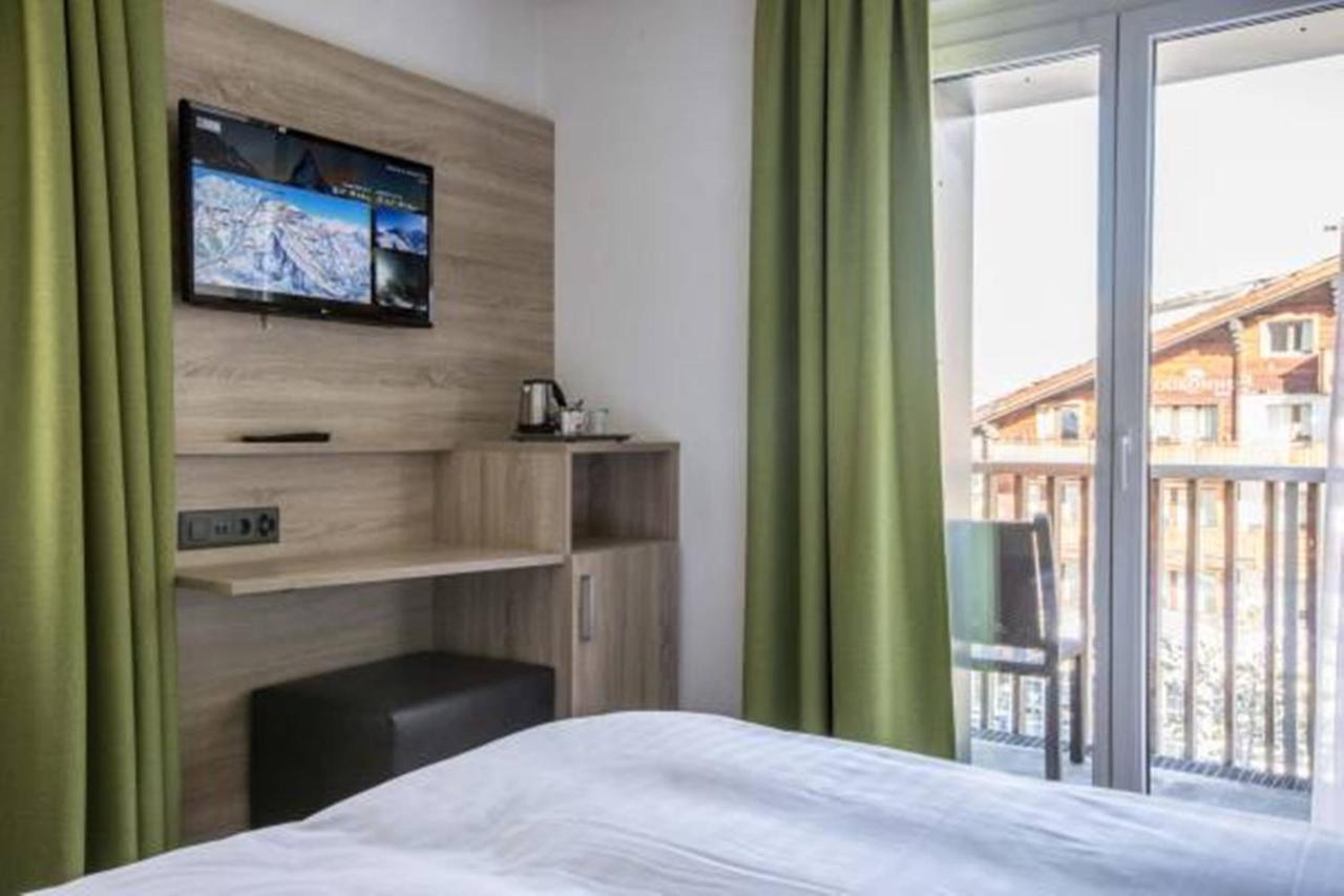 Hotel Bristol photo