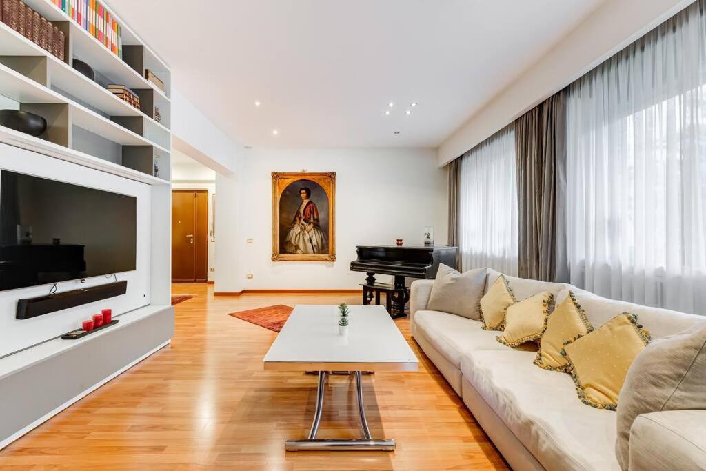 Exclusive Apartment in Eur Lake - 5