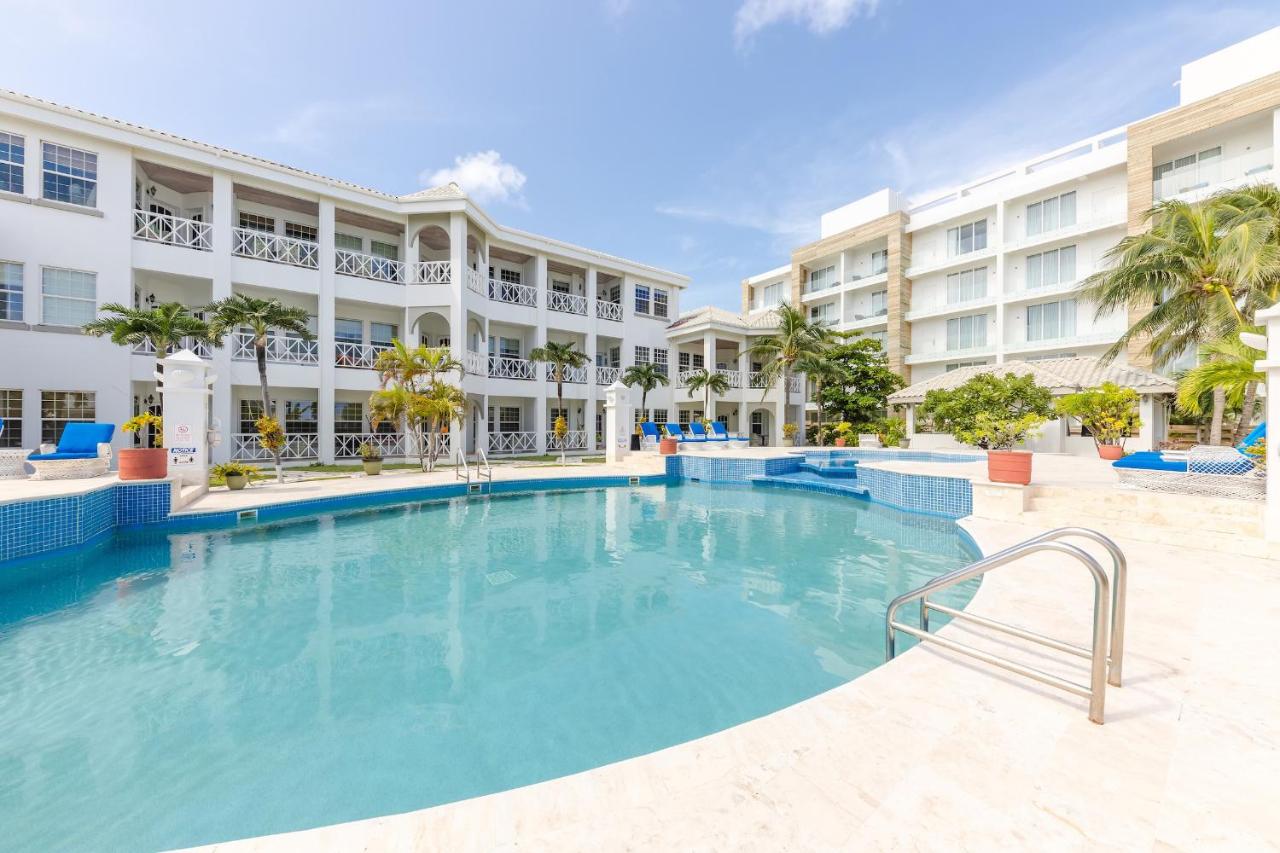 Grand Colony Island Villas photo