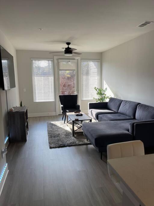 {{ hotelInfo.altText }}