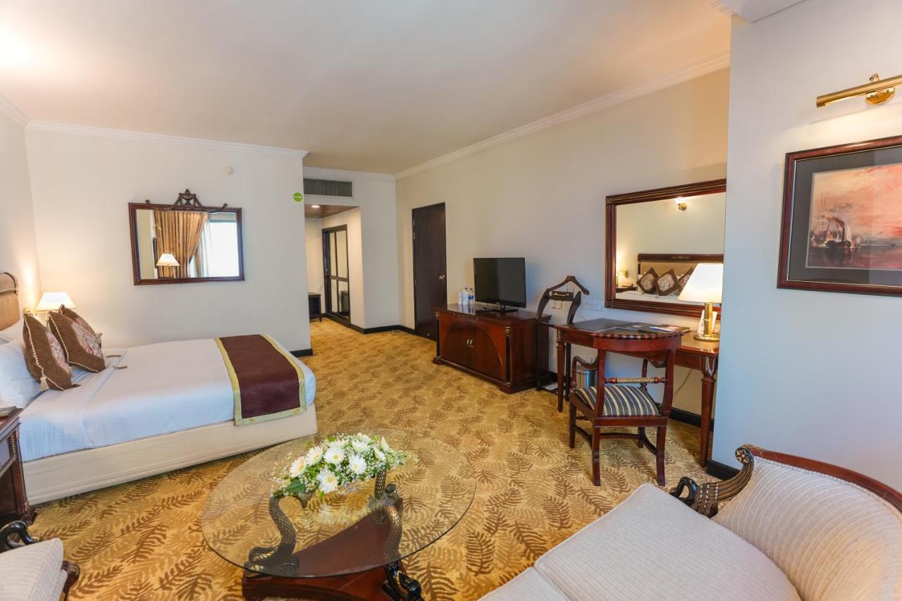 Hotel Sarina photo