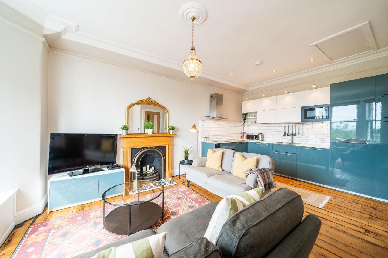 {{ hotelInfo.altText }}