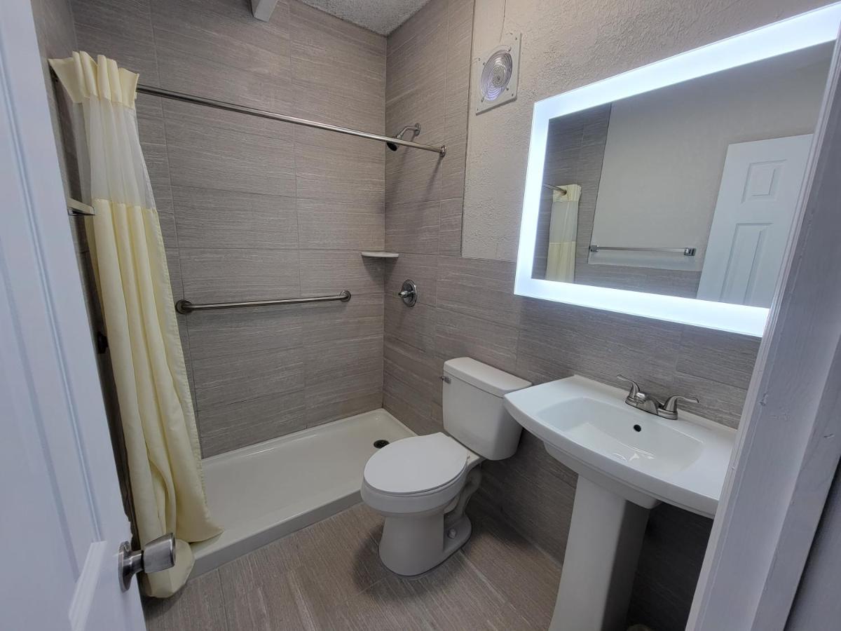 Budget Inn — photo 5