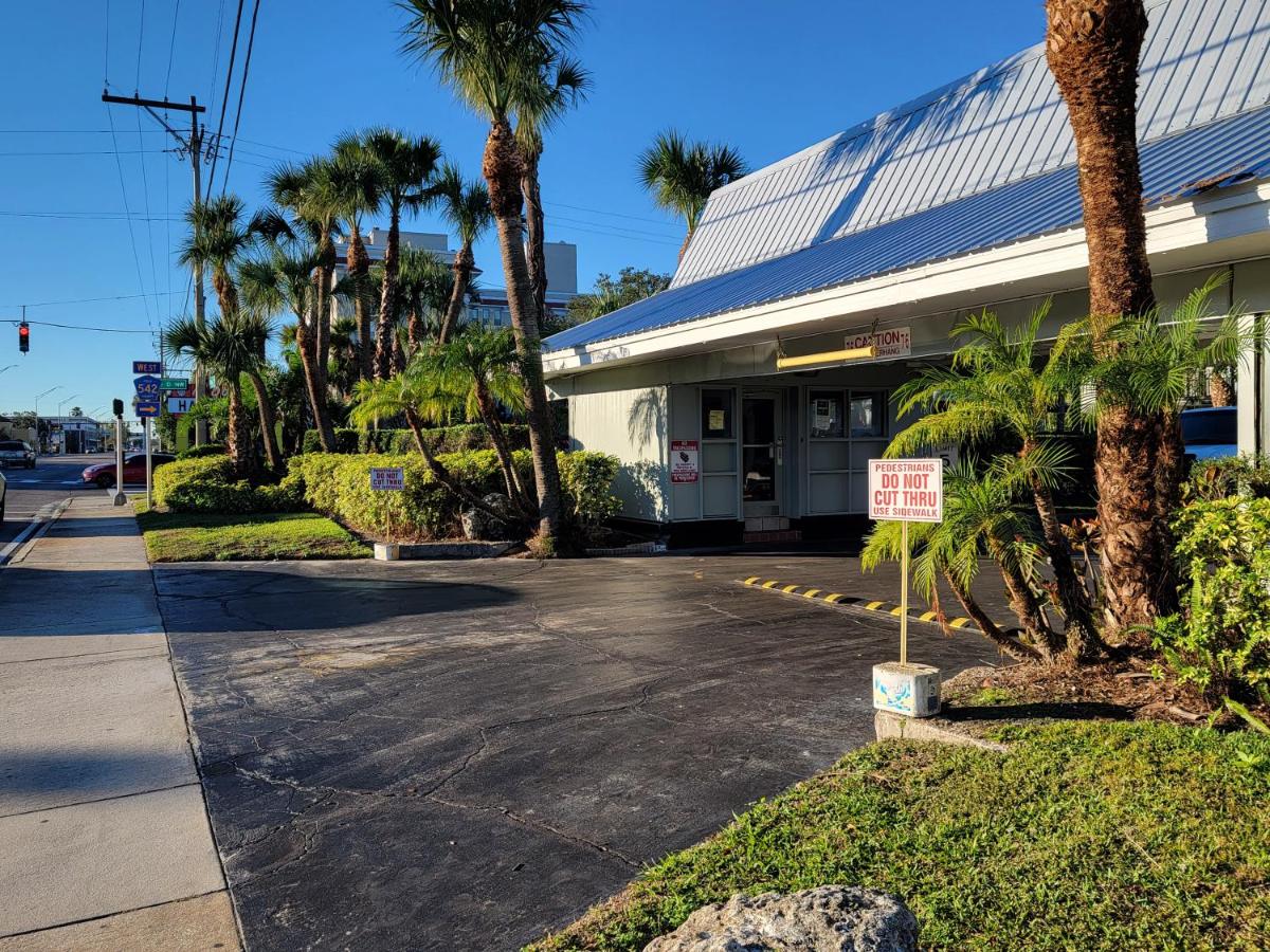 Budget Inn — photo 6