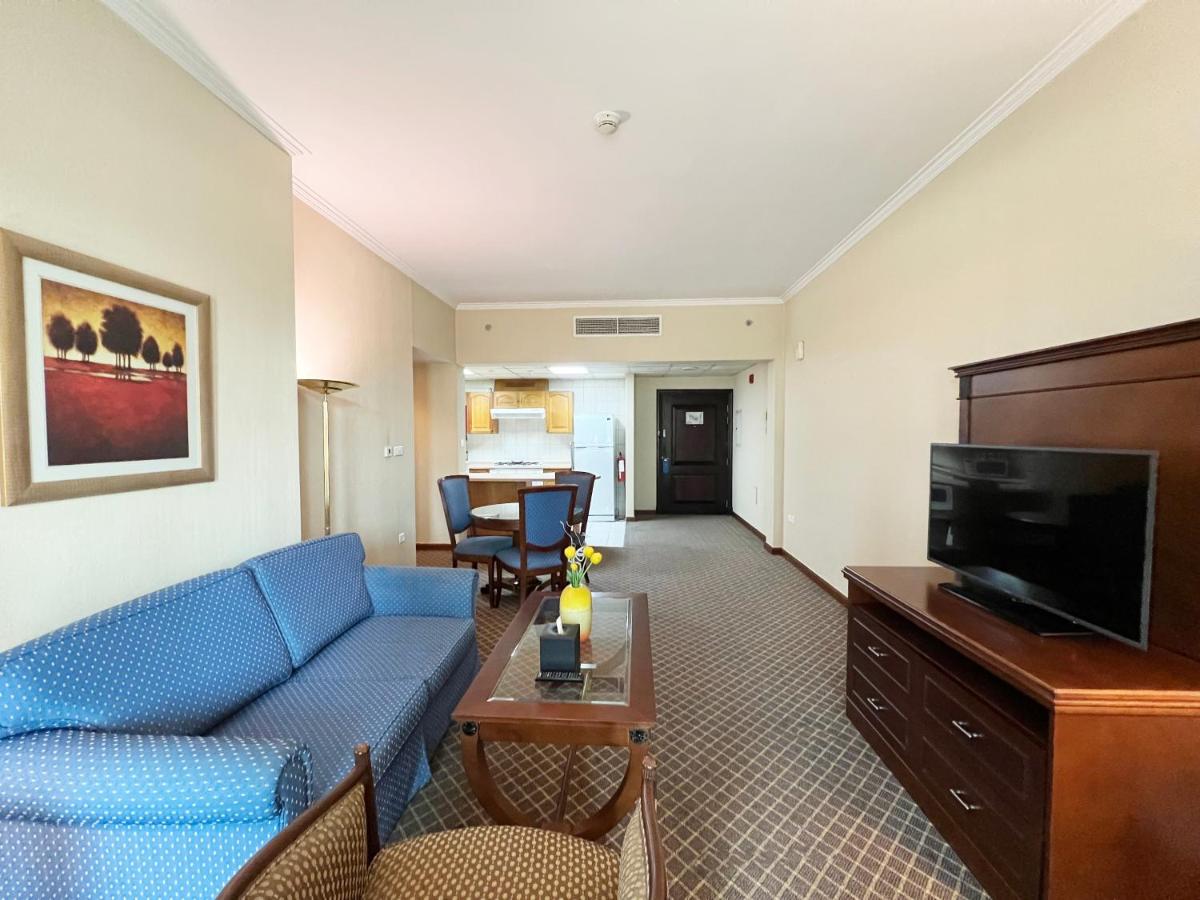 Swissôtel Al Murooj Dubai photo
