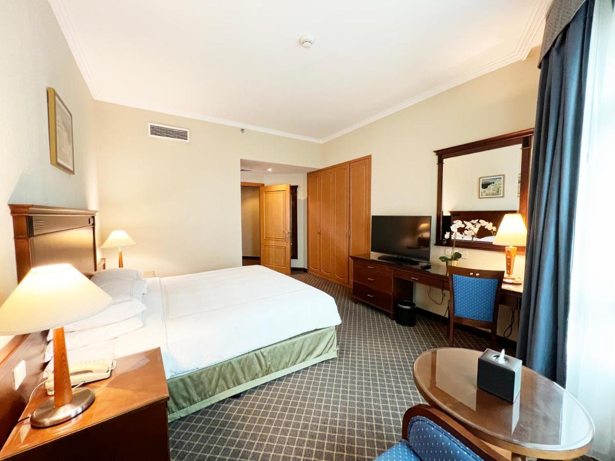 Swissôtel Al Murooj Dubai photo