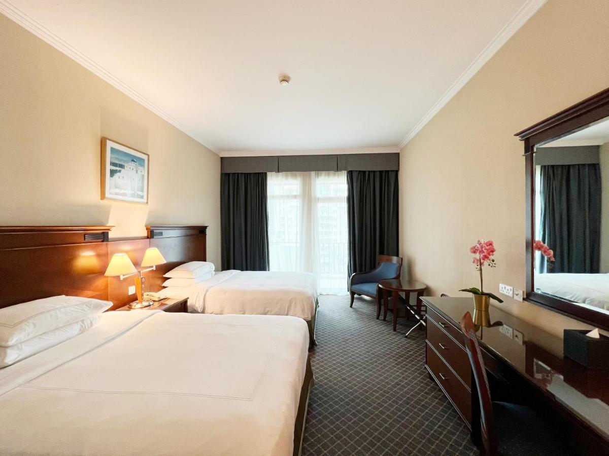 Swissôtel Al Murooj Dubai photo