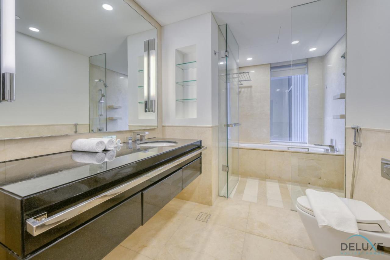 Regal Studio at The Address Residences Dubai Marina by Deluxe Holiday Homes - 3