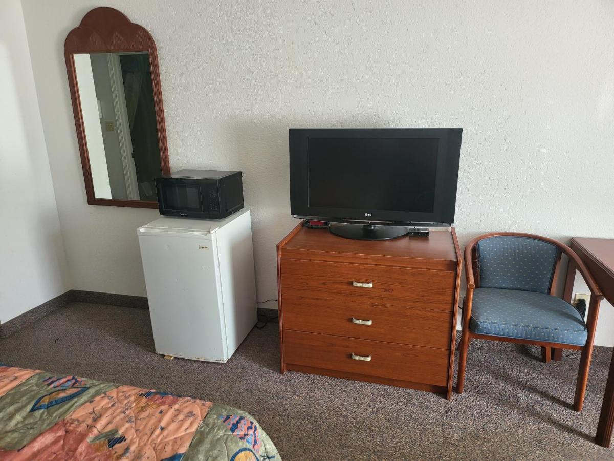 Economy Inn — photo 19
