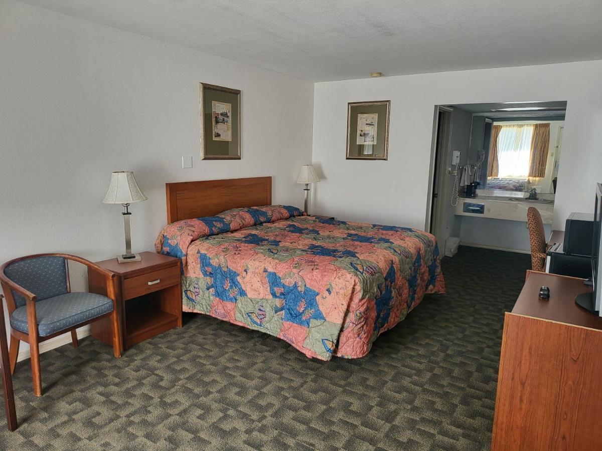 Economy Inn — photo 8