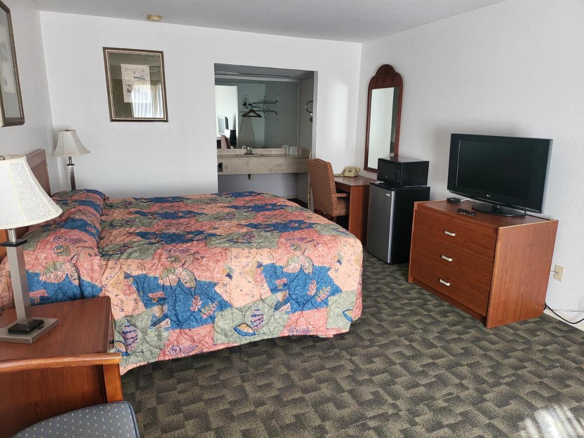 Economy Inn — photo 20