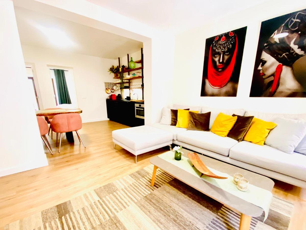Hotel Apartment with 2-en suite Bedrooms - 2