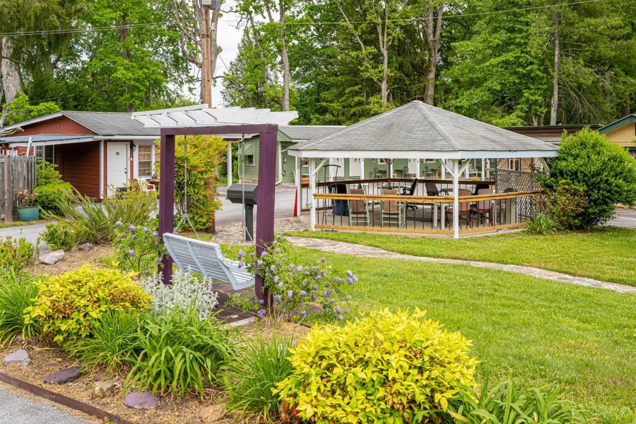 CedarWood Inn — photo 24