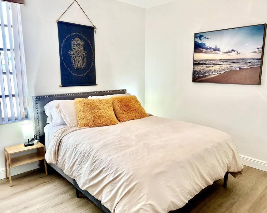 Lush tropical big home close to Airport, Calle 8, Coral Gables and lots more Miami amenities - 2