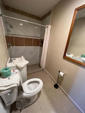 Budget Inn & Suites — photo 10