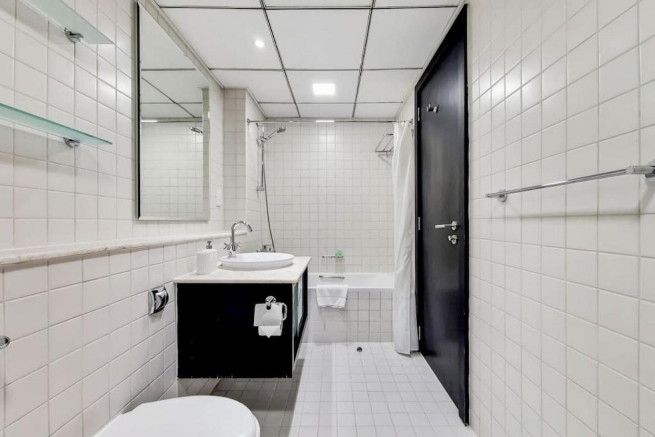 Vacationer Holiday Homes I Tranquil One Bedroom I Dubai Marina I Al Majara 2 - 3