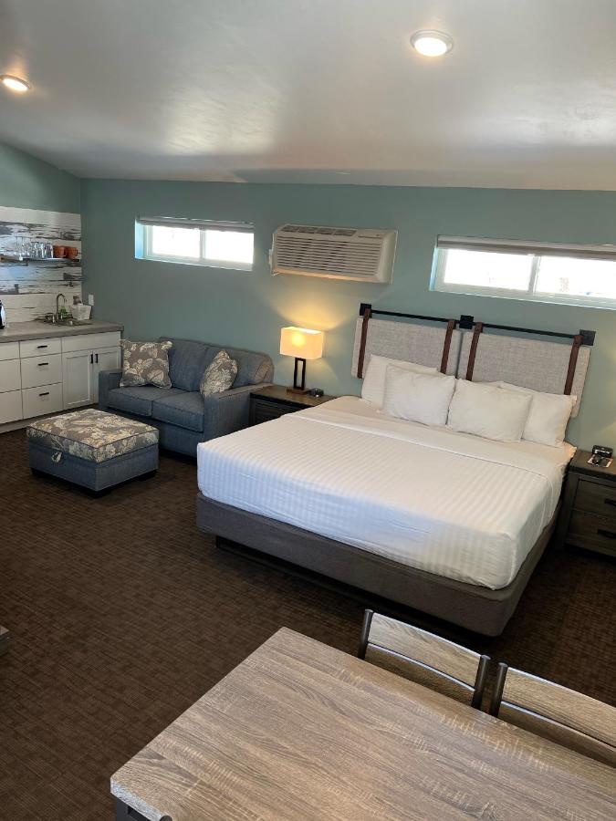 Julie's Park Cafe & Motel — photo 21