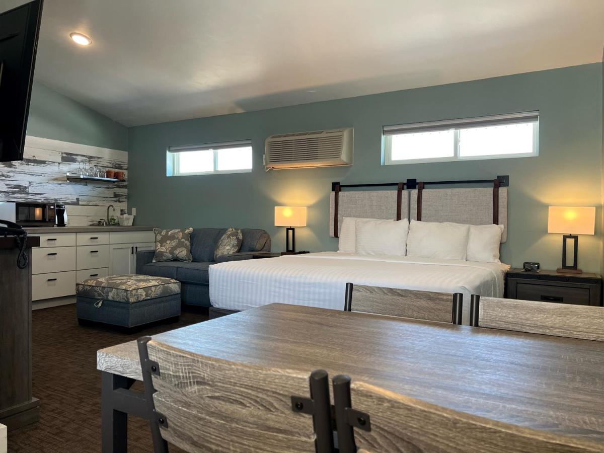 Julie's Park Cafe & Motel — photo 20