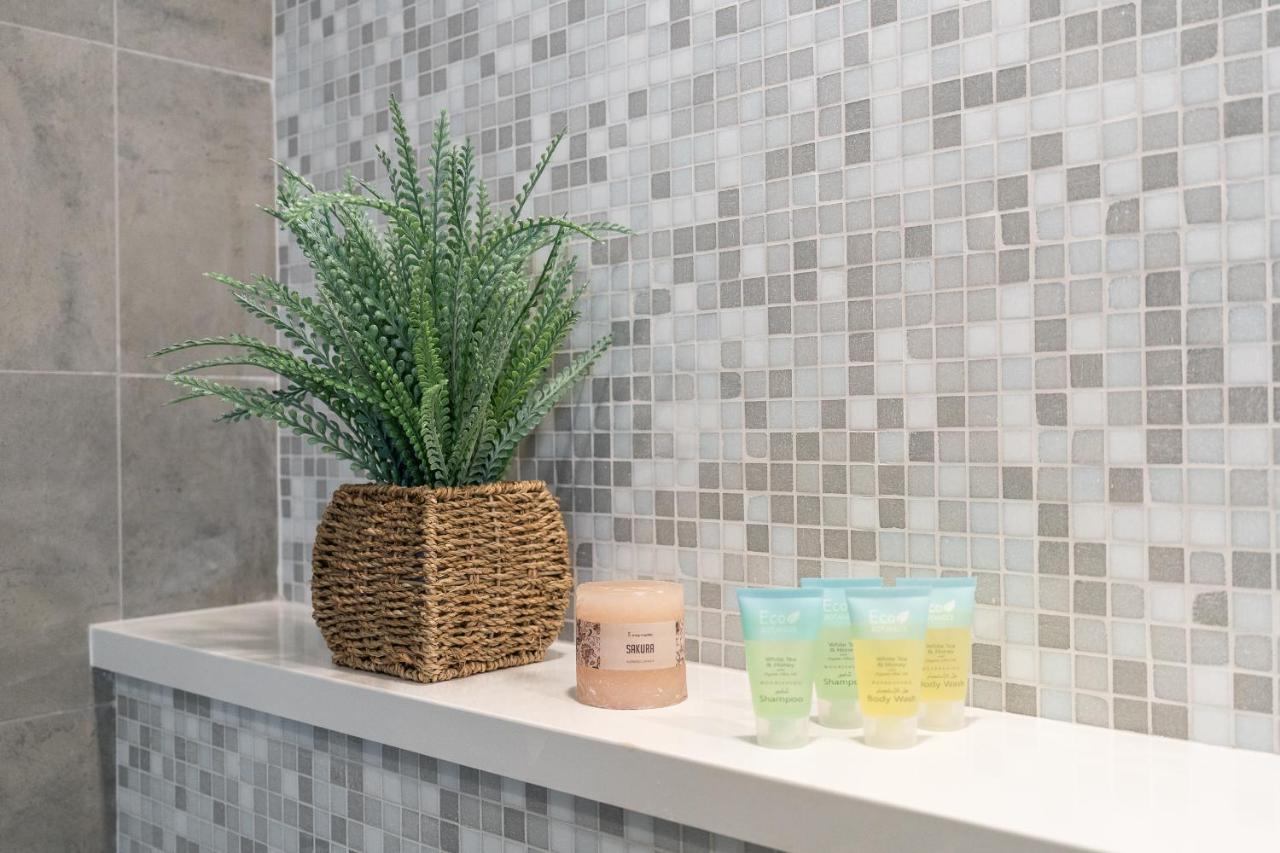 Urban tropic 3 bedroom apartment with full sea view by Suiteable Interiors - 3