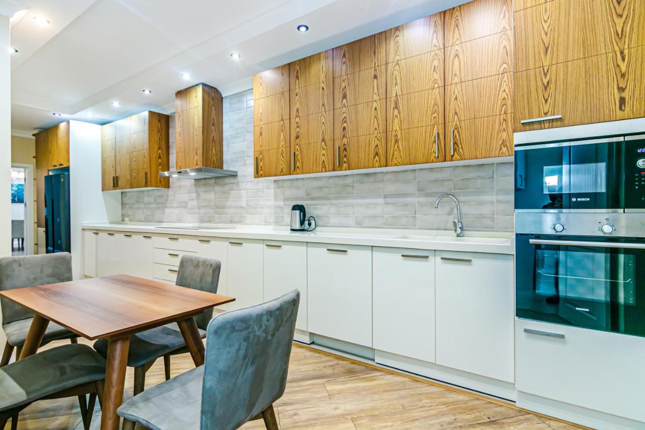 Isr Baku Family hotel apartment 4 bedroom photo