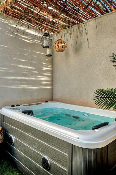 Suite con Jacuzzi en la montaña - imagen 2