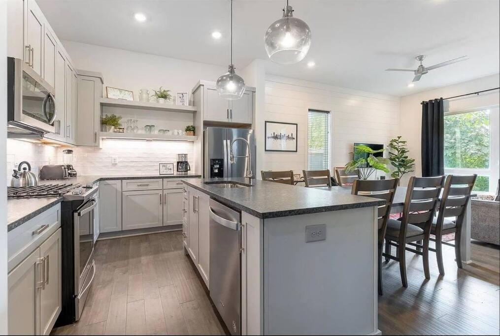 Nashville Vibe/3 Miles 2BroadWay/11 bds - 5