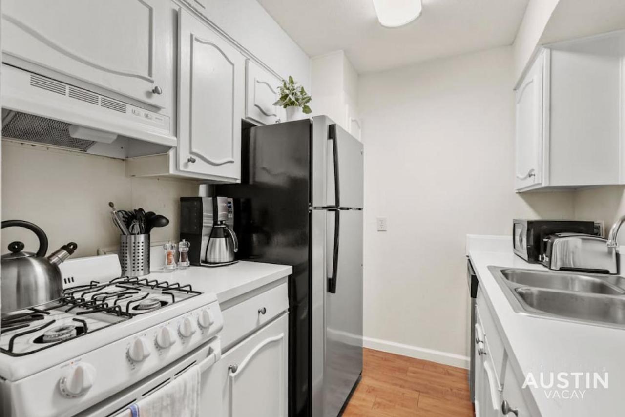 Nice Quiet Downtown Apt Pool Free Parking - 2