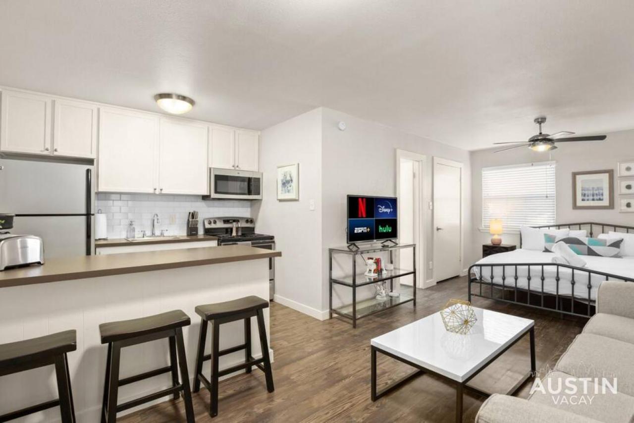Walk To Zilker King Bed Pool Free Parking - 5