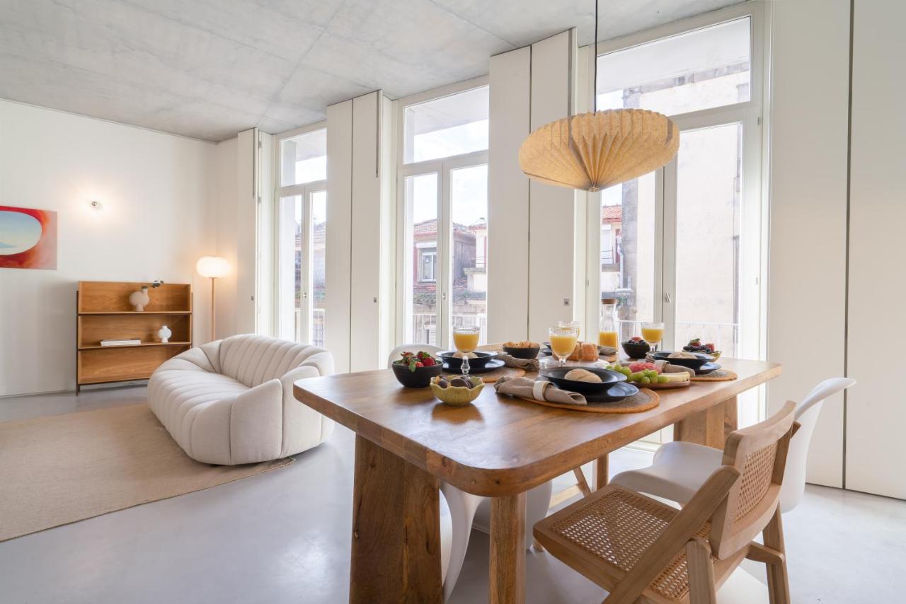 Host Wise - Luxurious Private Flats - Balcony - 4