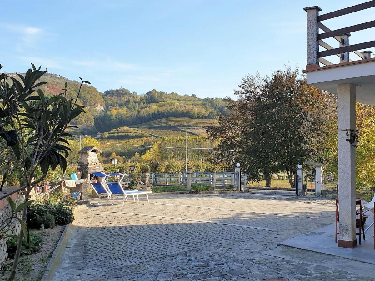 Cozy Villa in Vesime in a delightful area of the Langhe photo