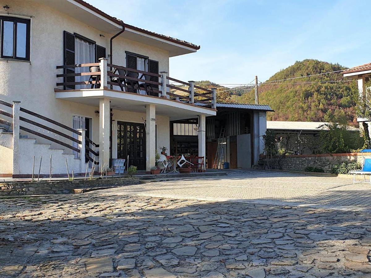 Cozy Villa in Vesime in a delightful area of the Langhe photo