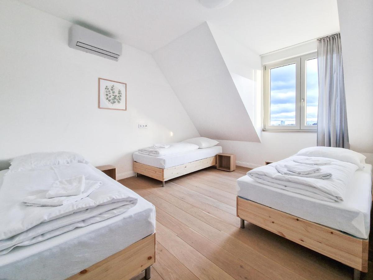 Tolstov Apartments - City Apartments with 1 or 2 Rooms - 15 Min to Messe DUS and Old Town DUS