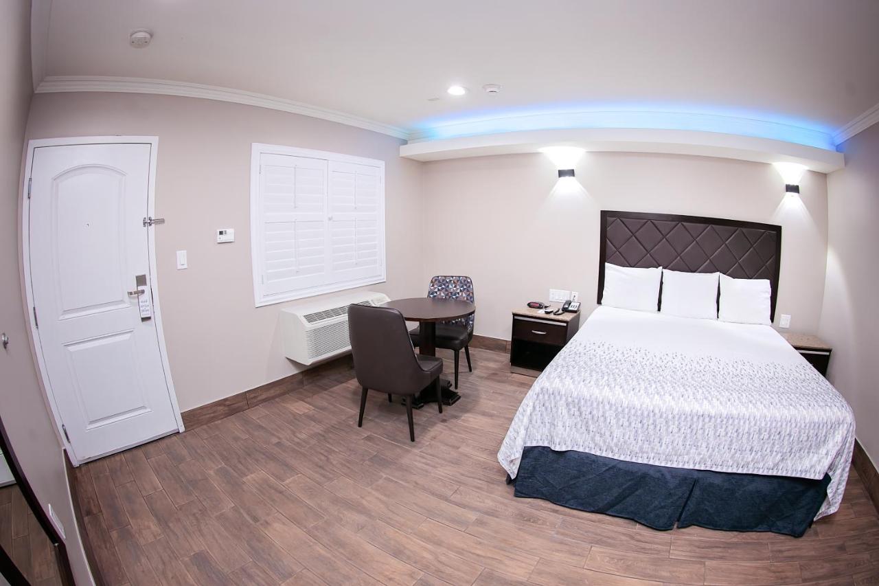 Diamond Bell Inn & Suites — photo 18