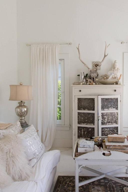 Elegant White Cottage, Venice Beach, California - 2