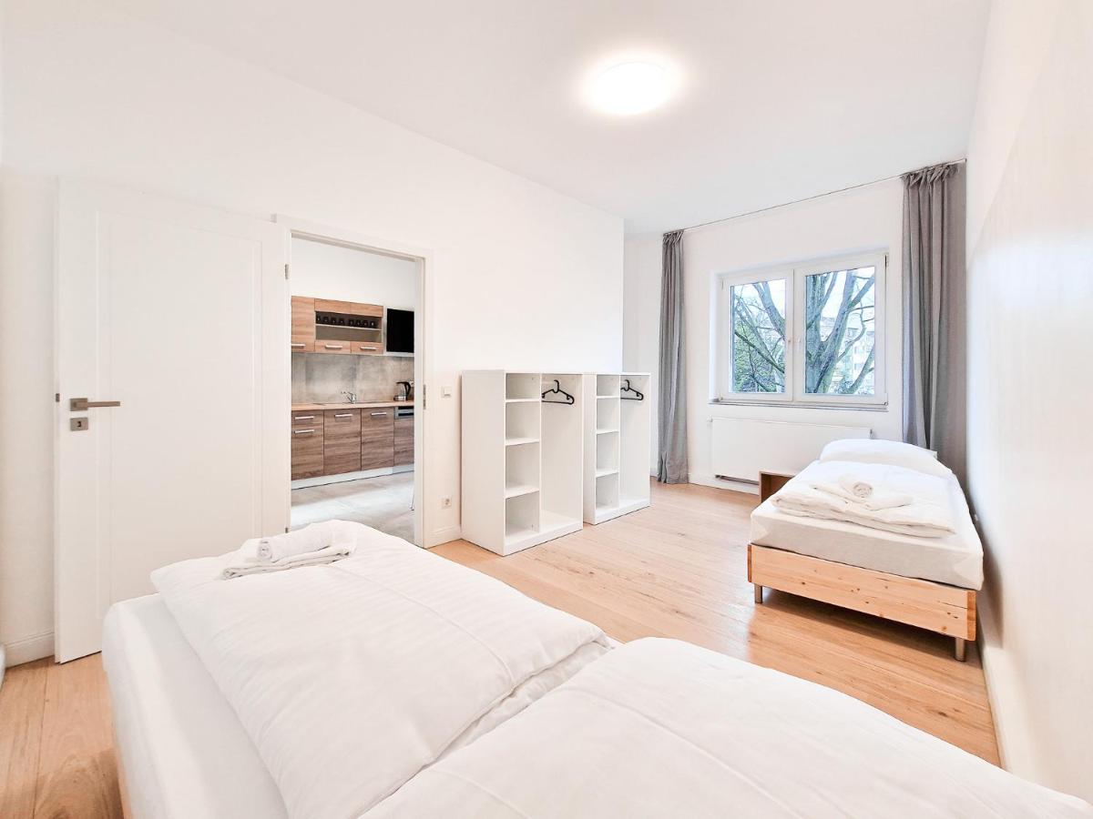 Tolstov Apartments - City Apartments with 1 or 2 Rooms - 15 Min to Messe DUS and Old Town DUS