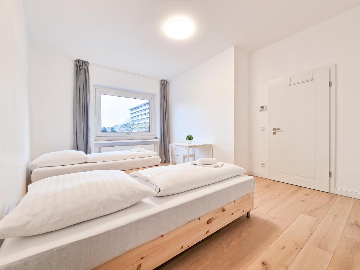 Tolstov Apartments - City Apartments with 1 or 2 Rooms - 15 Min to Messe DUS and Old Town DUS