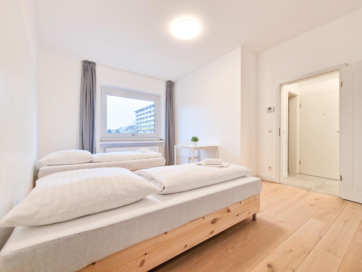 Tolstov Apartments - City Apartments with 1 or 2 Rooms - 15 Min to Messe DUS and Old Town DUS