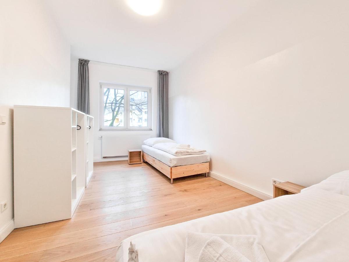 Tolstov Apartments - City Apartments with 1 or 2 Rooms - 15 Min to Messe DUS and Old Town DUS