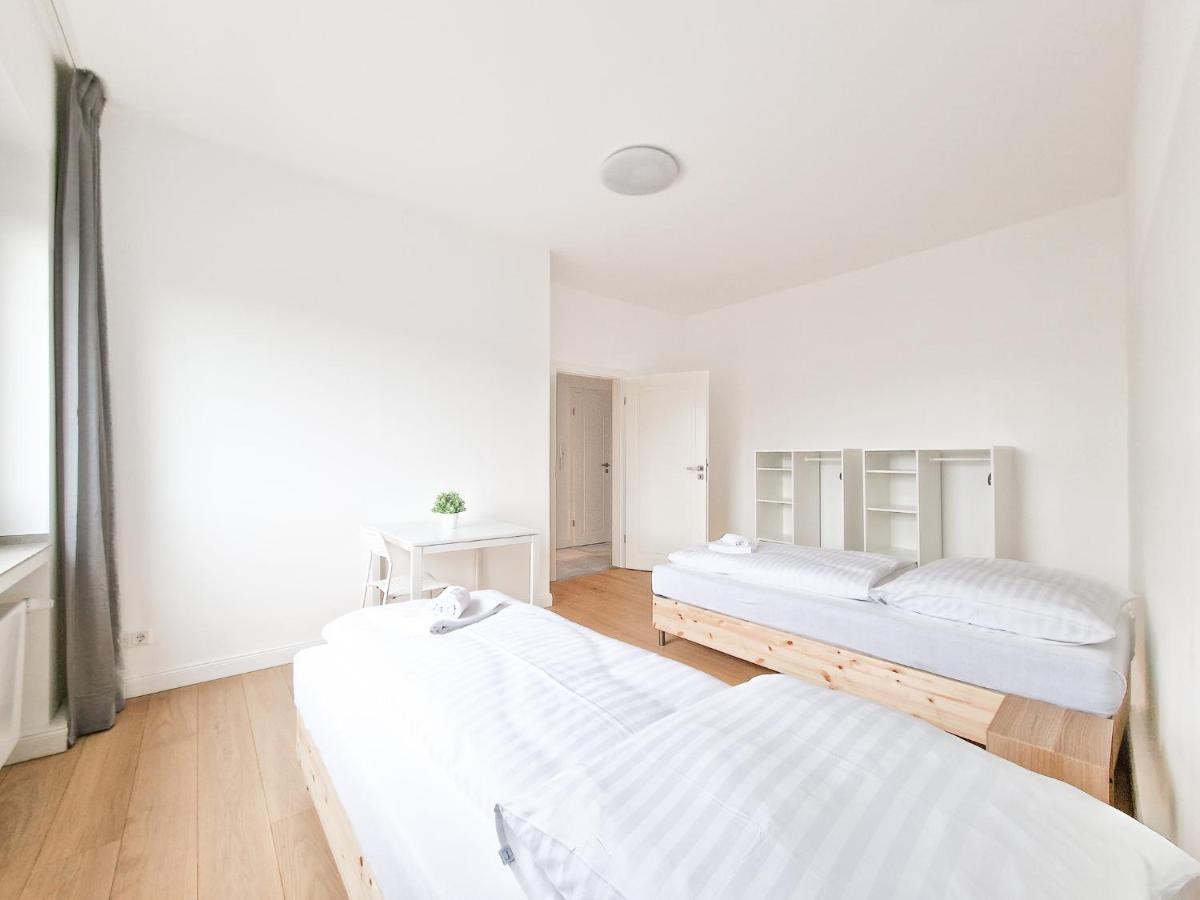 Tolstov Apartments - City Apartments with 1 or 2 Rooms - 15 Min to Messe DUS and Old Town DUS
