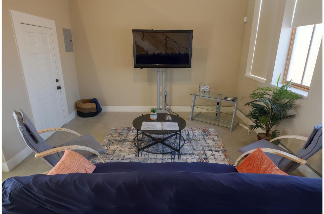 Gorgeous Guesthouse Near Amazing Downtown — photo 16