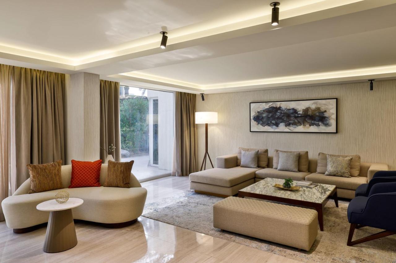 Le Meridien Dubai Hotel, Royal Club & Conference Centre photo