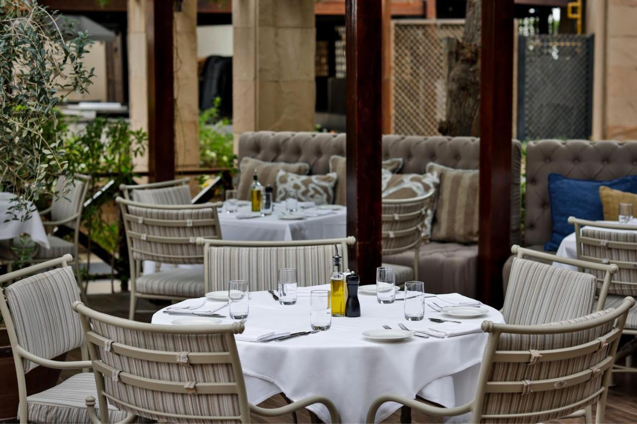Le Meridien Dubai Hotel, Royal Club & Conference Centre photo