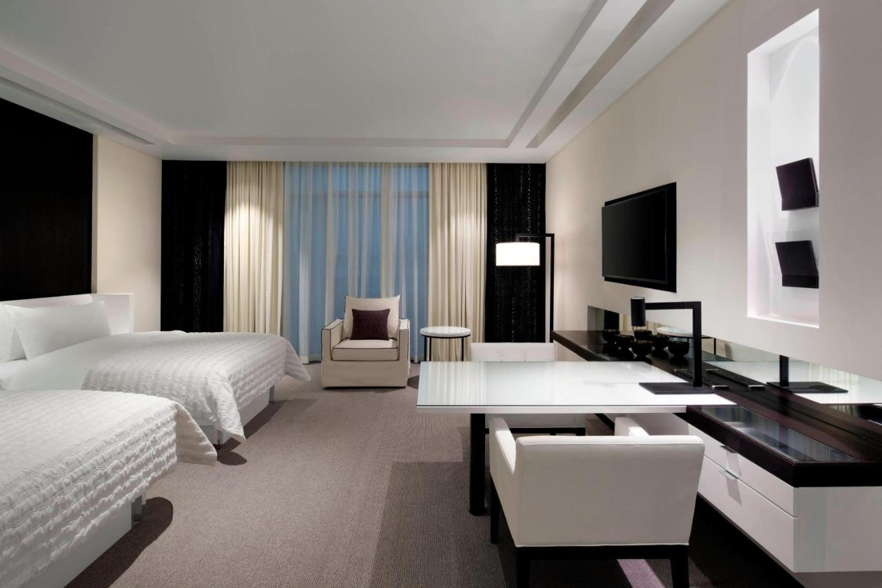 Le Meridien Dubai Hotel, Royal Club & Conference Centre photo
