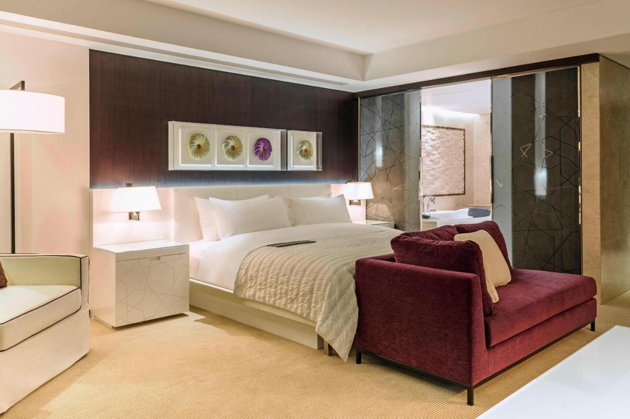 Le Meridien Dubai Hotel, Royal Club & Conference Centre photo